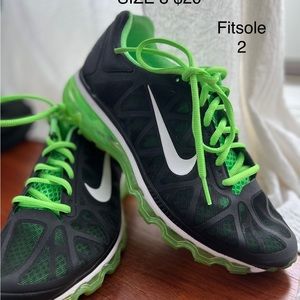 Women's Air Max Black and Green Fitsole Running Shoes